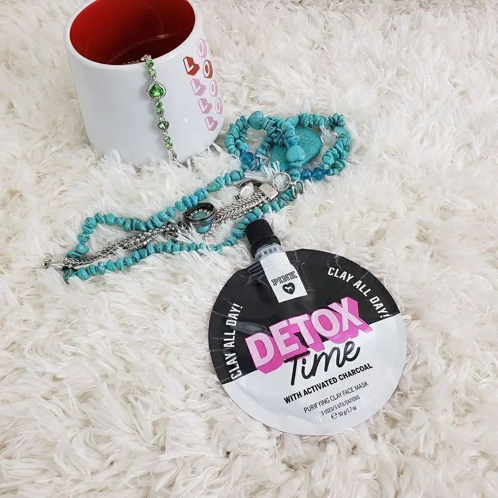 Victoria's Secret small Multicolor Detox time Puryfing clay mask none P…